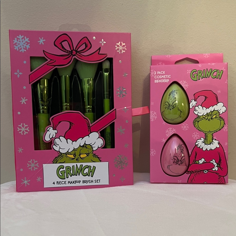 Grinch Makeup Brush Set & Blender Duo Bundle — Holiday Gift Set - Picture 2 of 8